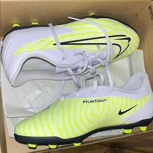 NWT Nike Kids soccer cleats
